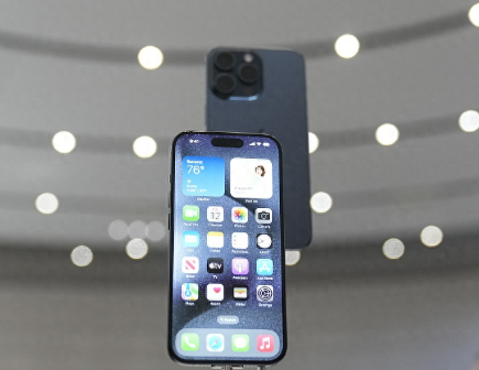 衢江Apple维修站分享买iPhone15还是华为Mate60 